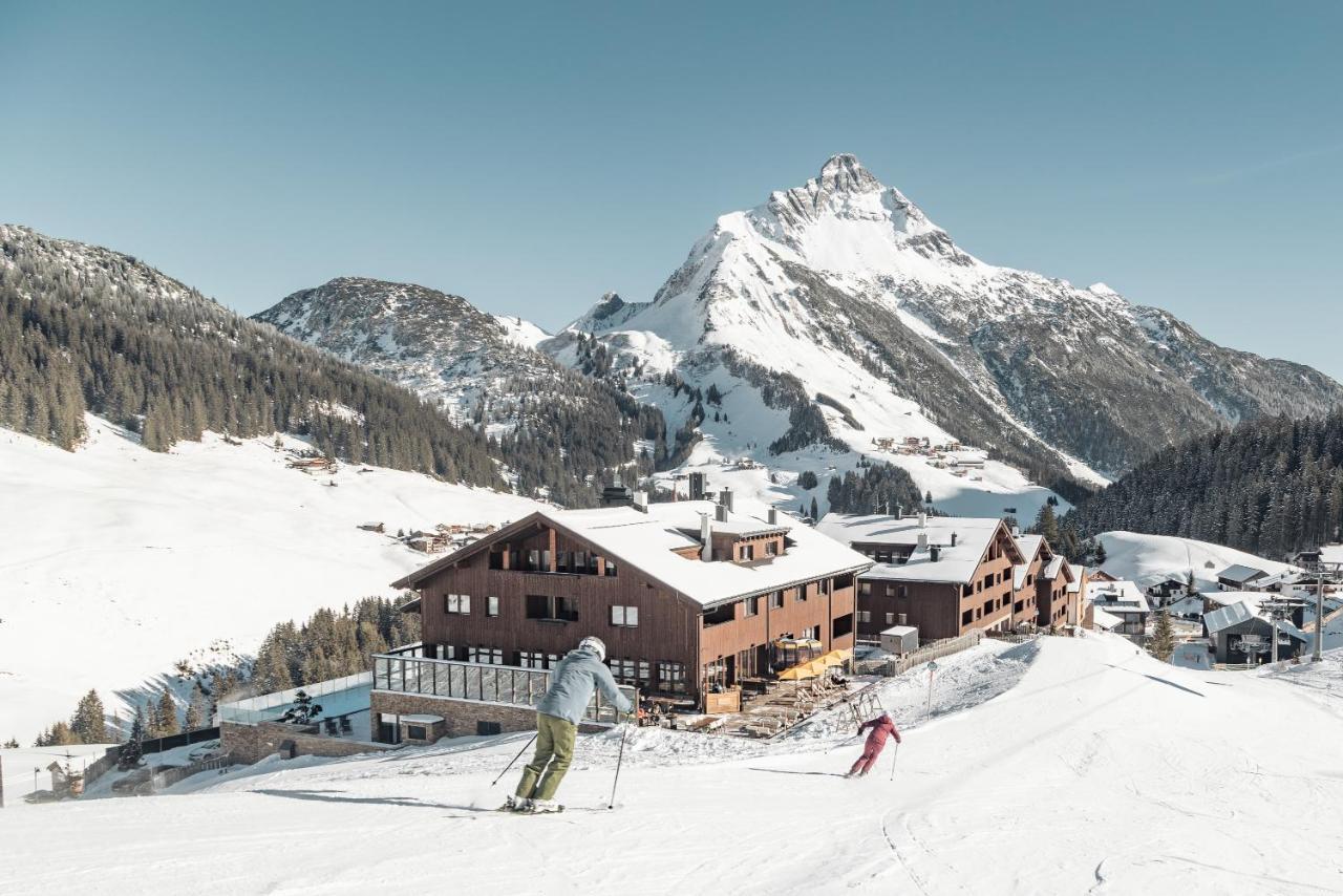 Alpenparks Hotel & Apartment Arlberg Warth Mit Pool Exterior photo