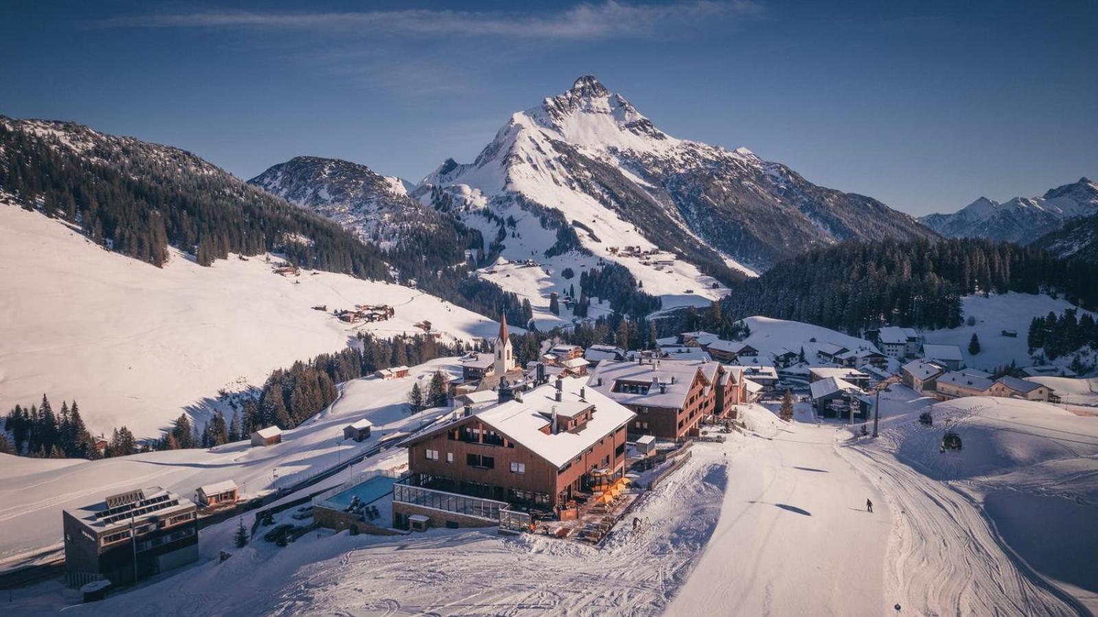 Alpenparks Hotel & Apartment Arlberg Warth Mit Pool Exterior photo