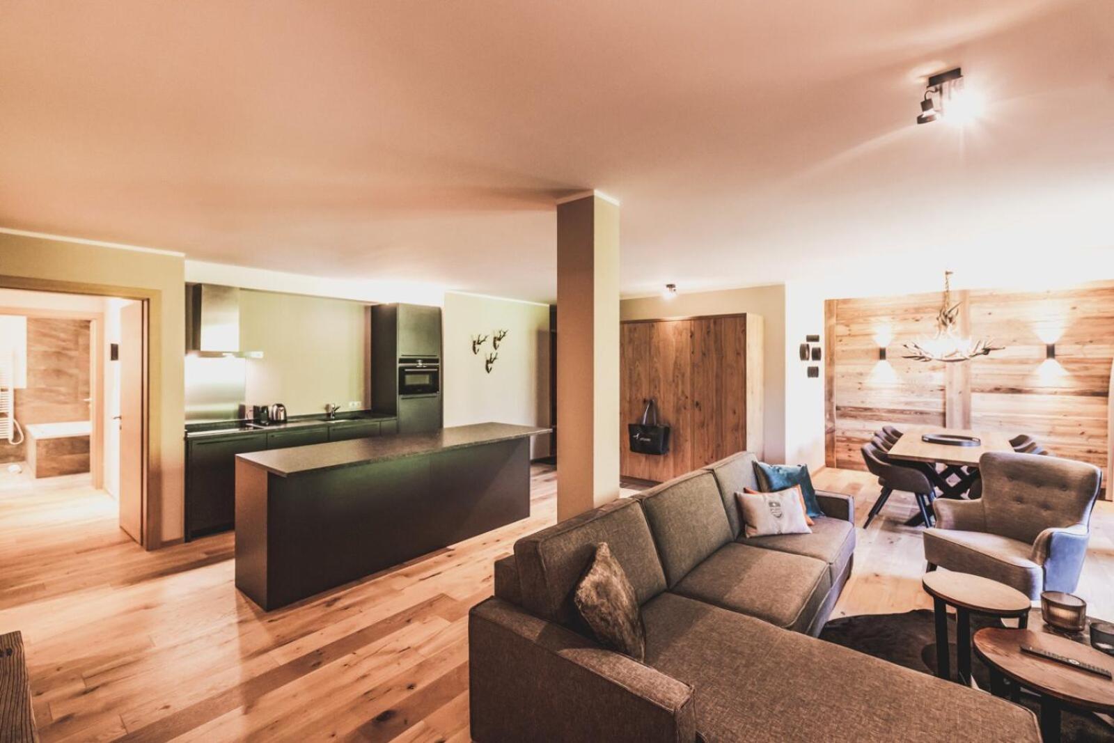 Alpenparks Hotel & Apartment Arlberg Warth Mit Pool Exterior photo