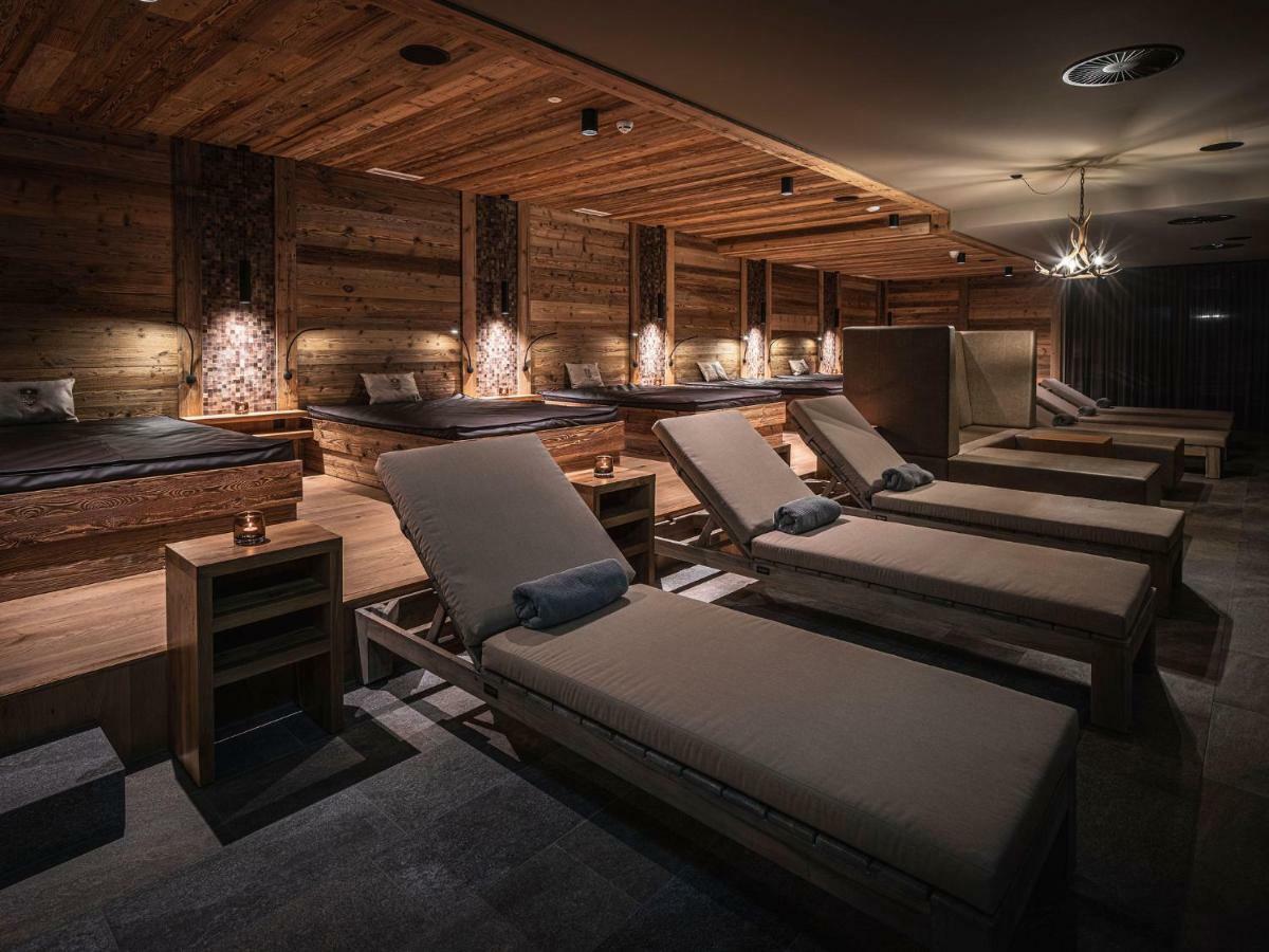 Alpenparks Hotel & Apartment Arlberg Warth Mit Pool Exterior photo